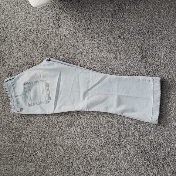 Levis womens cropped jeans - Picture 14 of 14